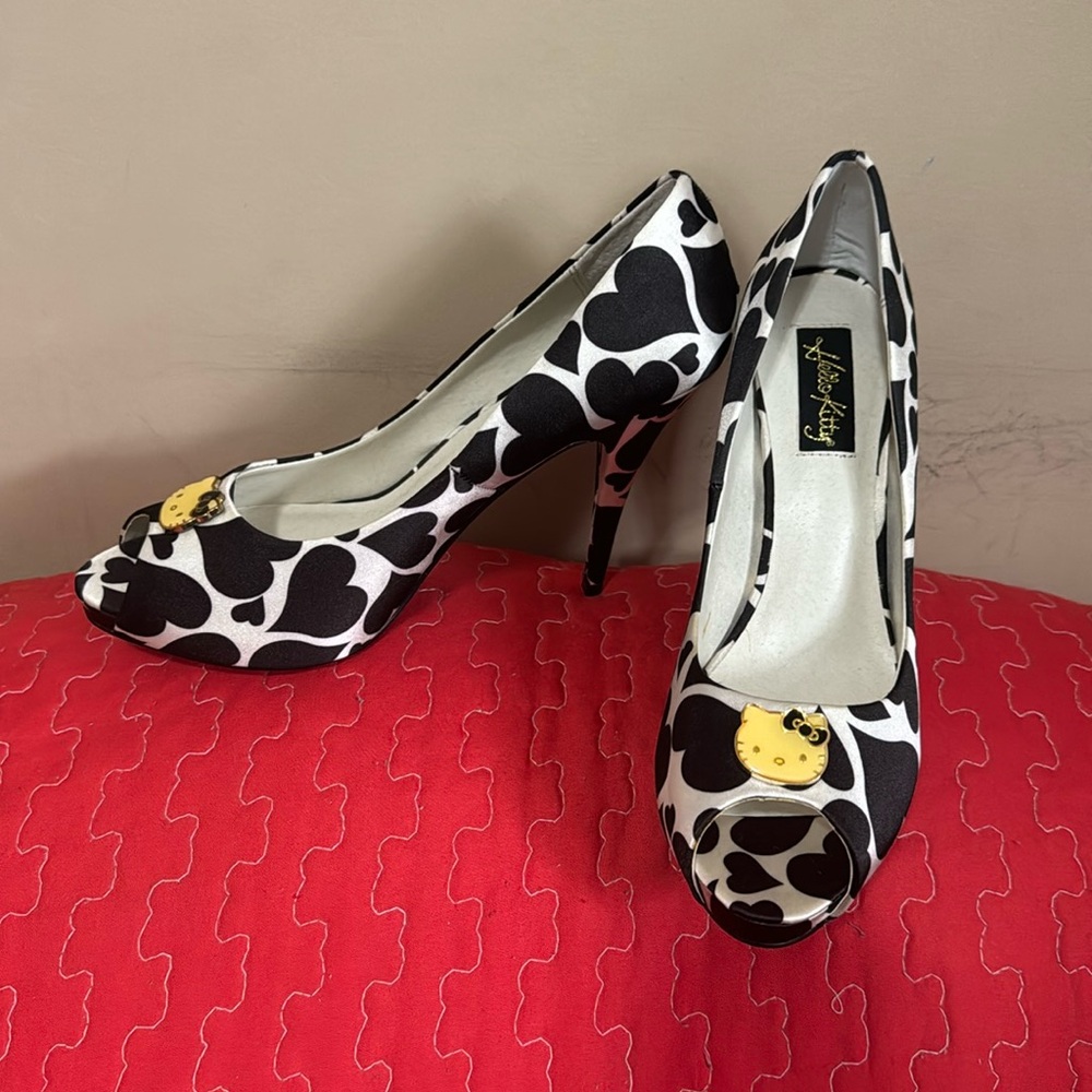 Hello Kitty pumps heels size 8.5